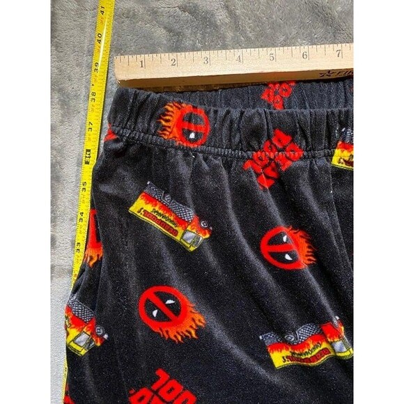 Deadpool Marvel Fleece Pajama Bottoms Large USED Soft - Picture 3 of 9
